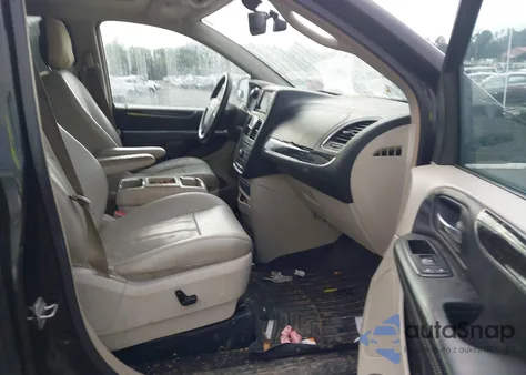 2013 Chrysler Town & Country Touring-L z USA, uszkodzony, nr VIN 2C4RC1CG5DR588843